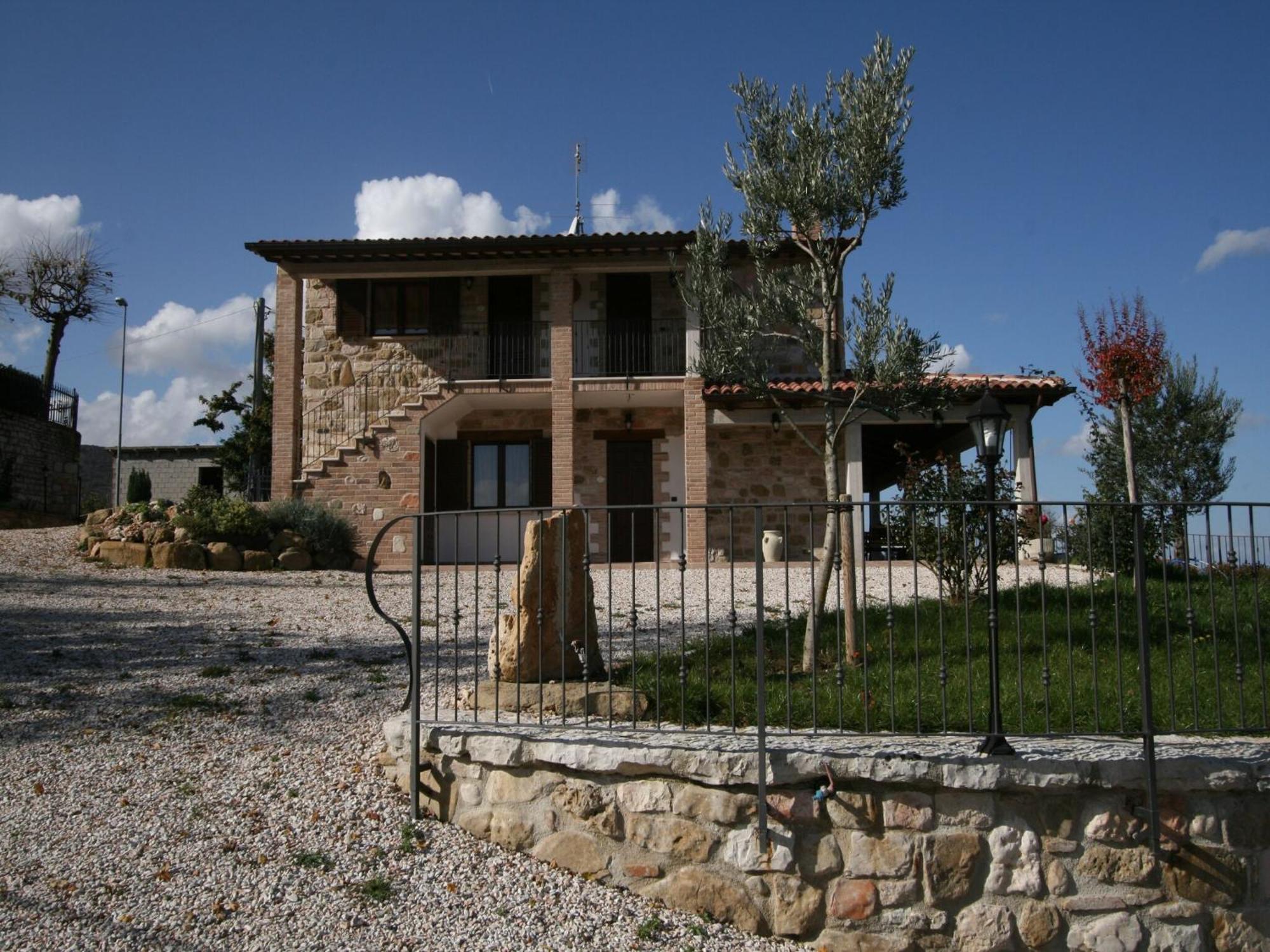 Timeless Villa In Cagli With Garden And Swimming Pool Exterior photo